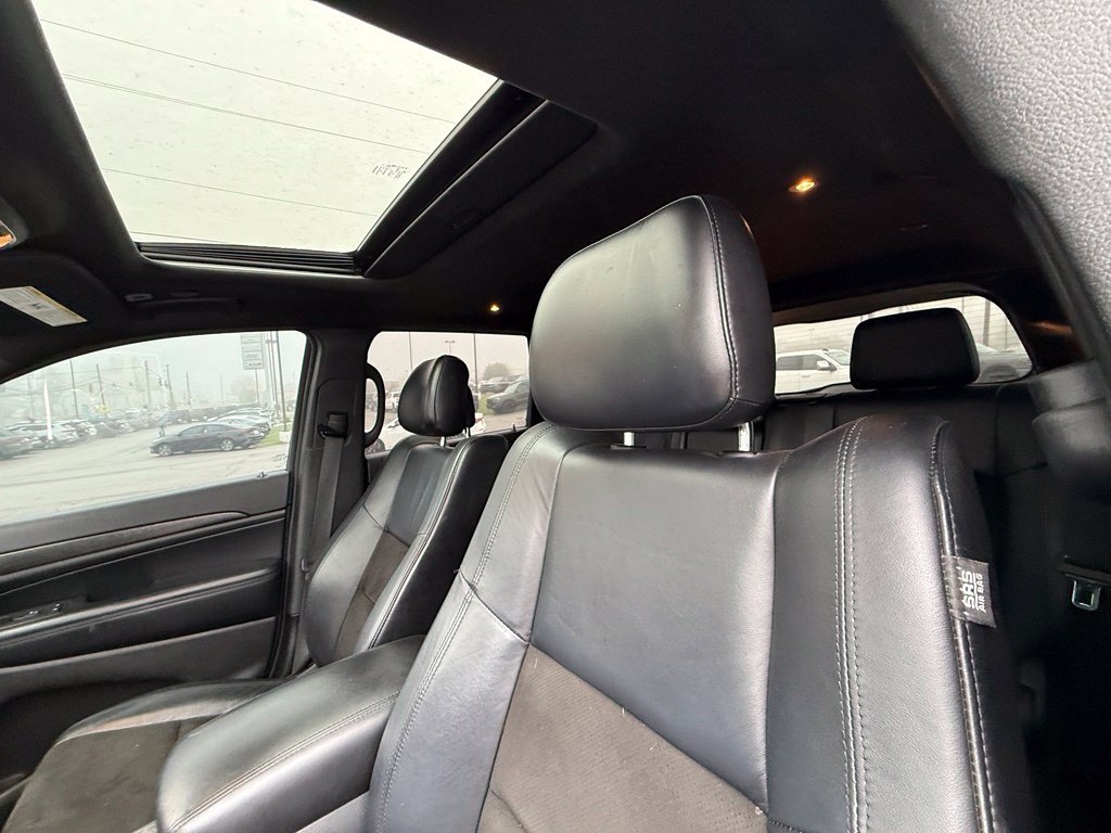 Used 2018 Jeep Grand Cherokee Altitude AWD/4WD image 13