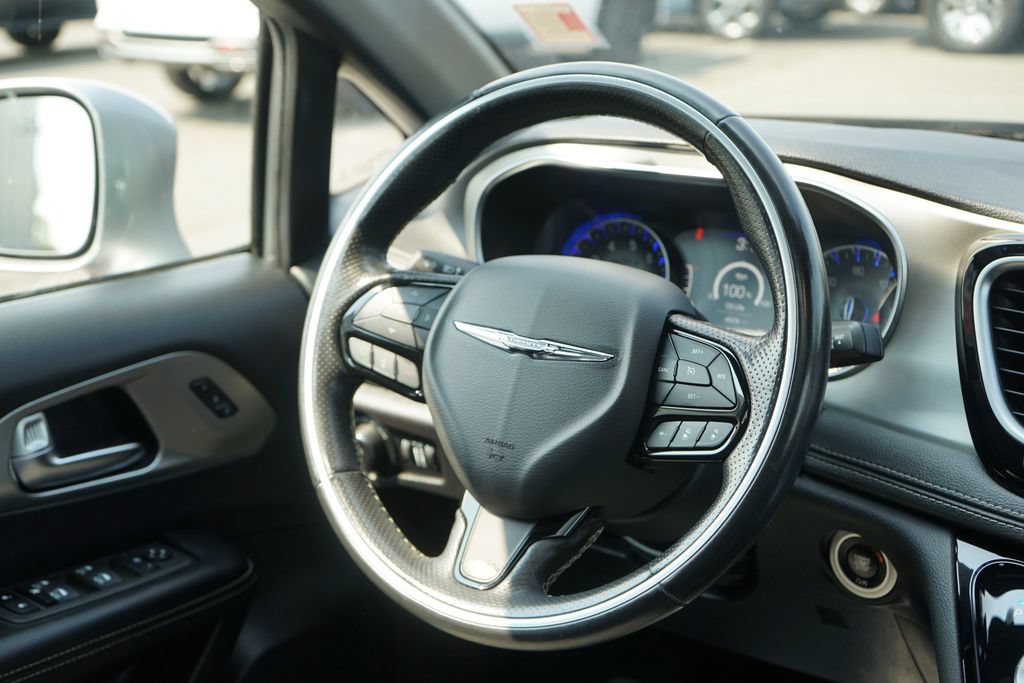 Used 2021 Chrysler Pacifica Limited w/ S Appearance Package AWD/4WD image 24