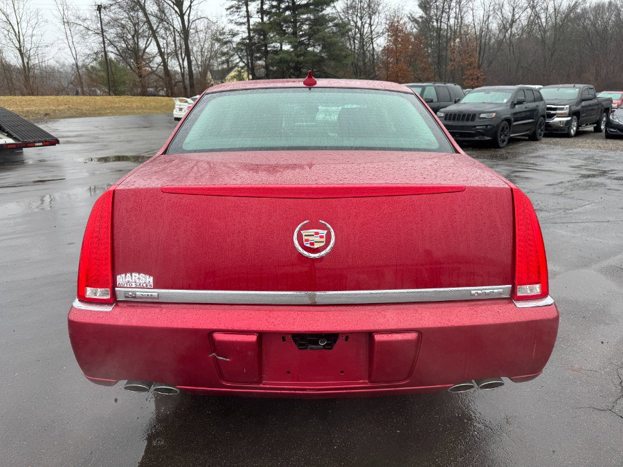 Used 2011 Cadillac DTS 4dr Sdn Base FWD image 4