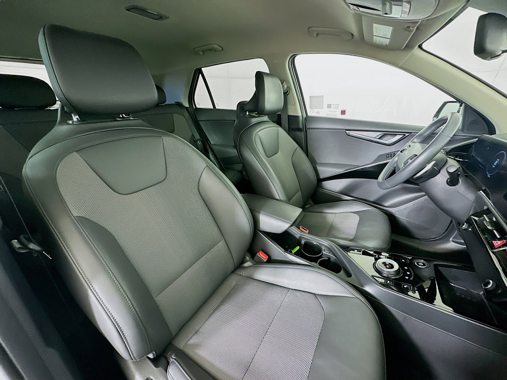 Used 2024 Kia Niro Wind FWD image 32