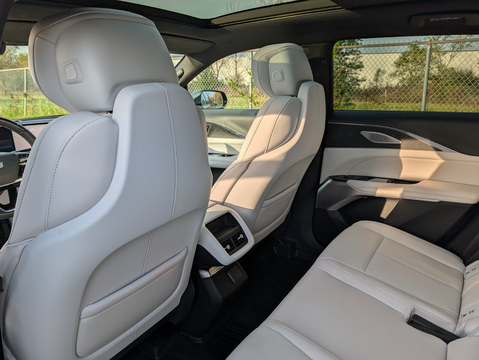 Used 2024 Cadillac Lyriq Sport w/ LPO, Floor Liner Package AWD/4WD image 28