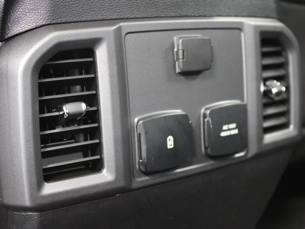 Used 2018 Ford F150 XLT w/ Equipment Group 302A Luxury AWD/4WD image 15