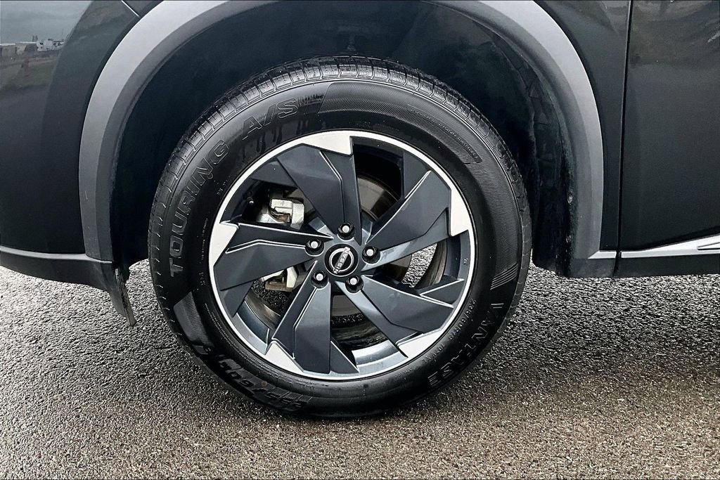 Used 2025 Nissan Rogue SV AWD/4WD image 9