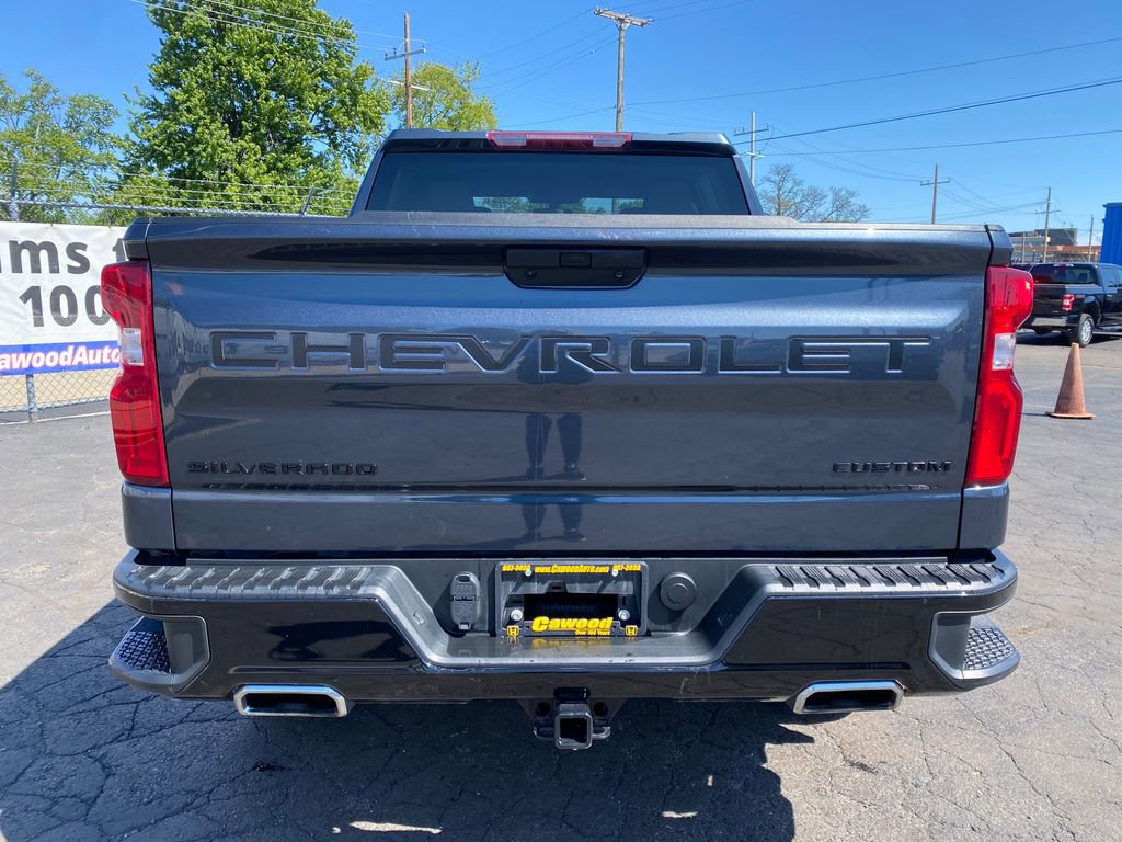 Used 2021 Chevrolet Silverado 1500 Custom Trail Boss w/ LPO, Dark Essentials Package AWD/4WD image 3