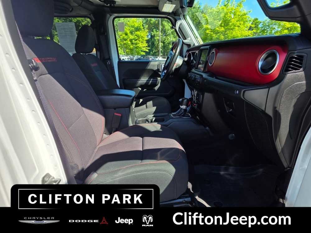 Used 2023 Jeep Gladiator Rubicon w/ Cold Weather Group AWD/4WD image 15