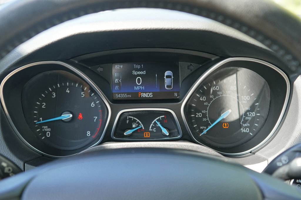 Used 2018 Ford Focus Titanium FWD image 18