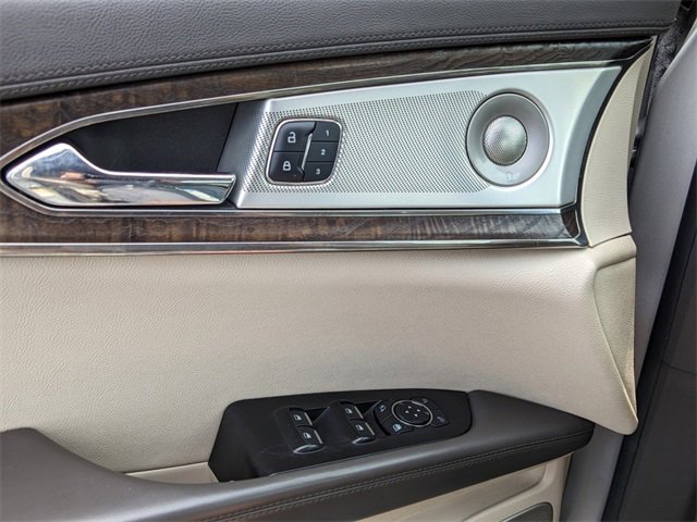 Used 2016 Lincoln MKX Reserve w/ Luxury Package image 17