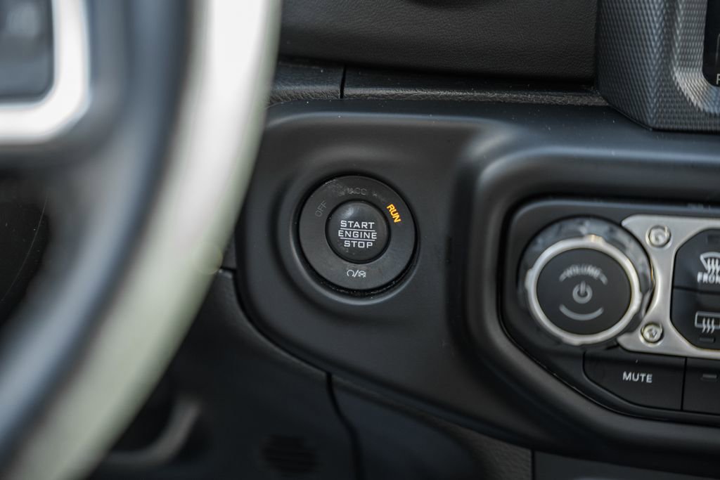 Used 2022 Jeep Wrangler Unlimited Sahara image 24