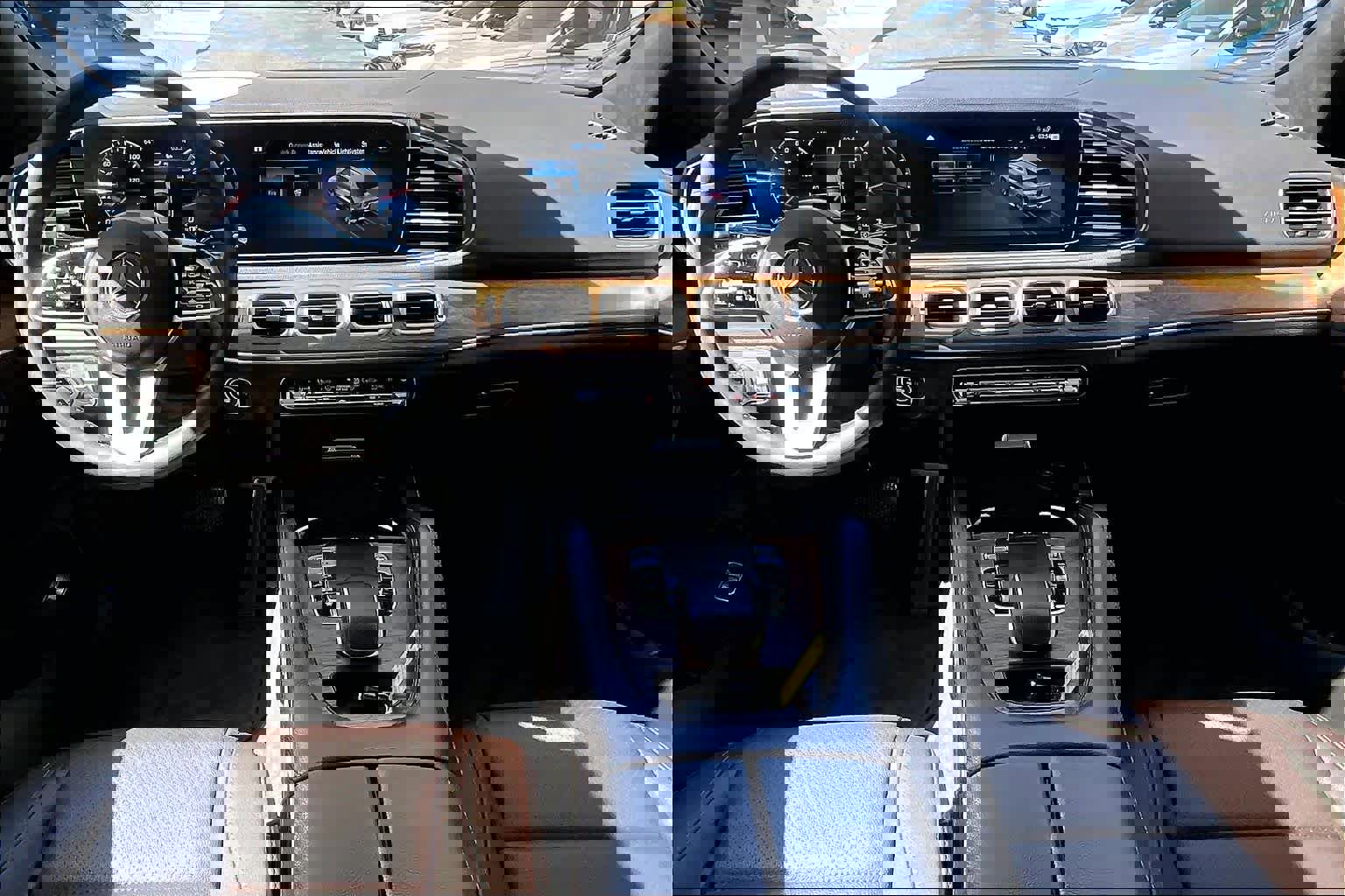 Used 2020 Mercedes-Benz GLE 350 4MATIC w/ Premium Package image 16