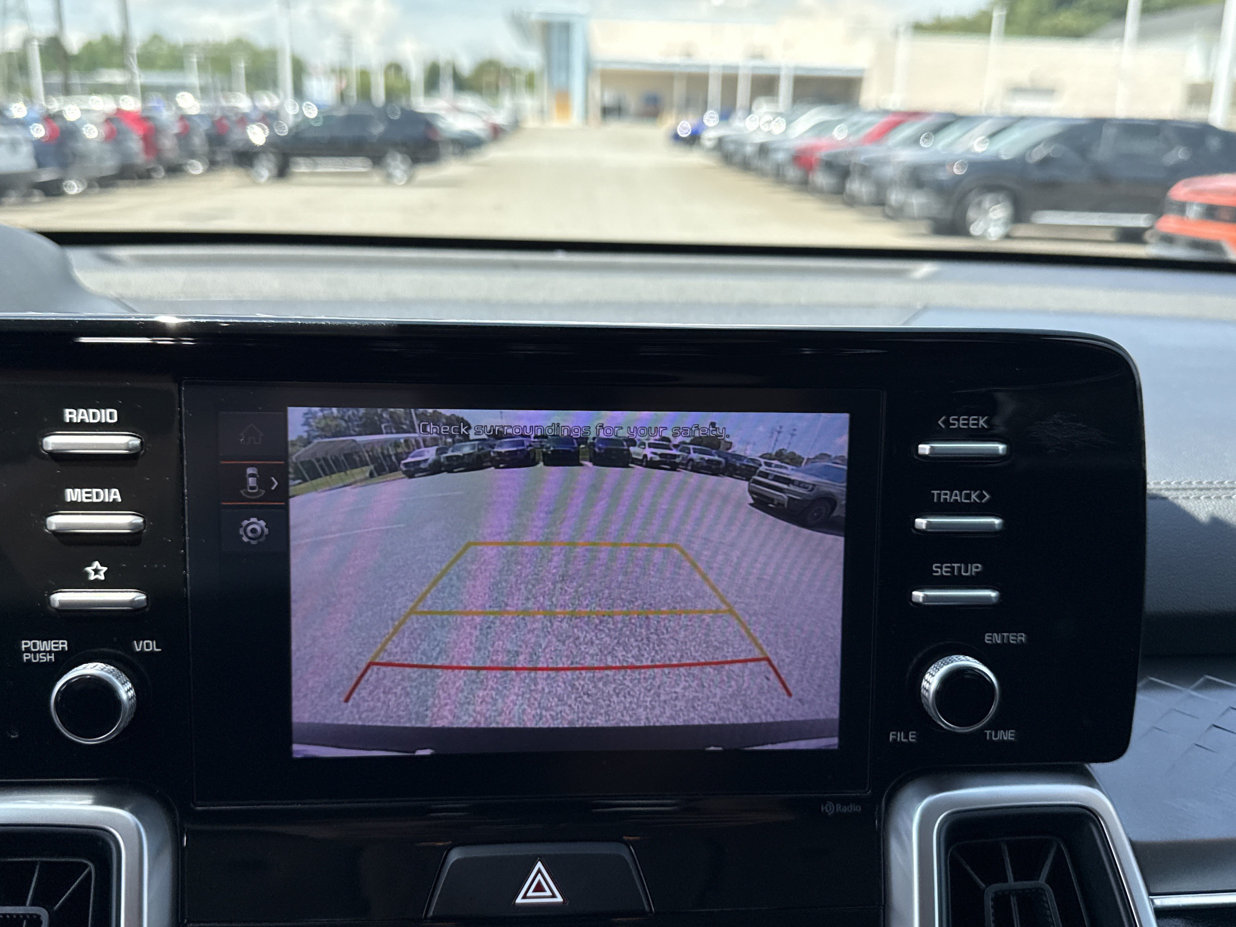 Used 2022 Kia Sorento LX AWD/4WD image 25