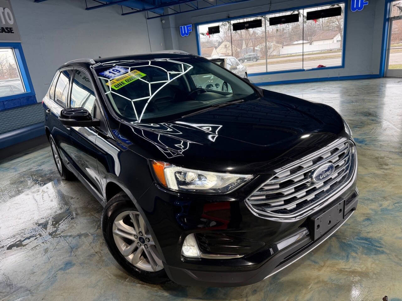 Used 2019 Ford Edge SEL w/ Equipment Group 201A image 3