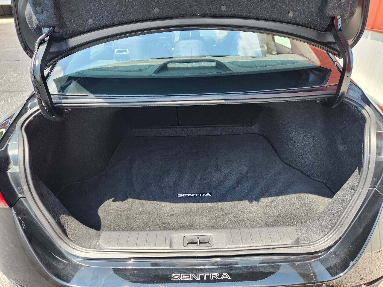 Used 2022 Nissan Sentra SV FWD image 7