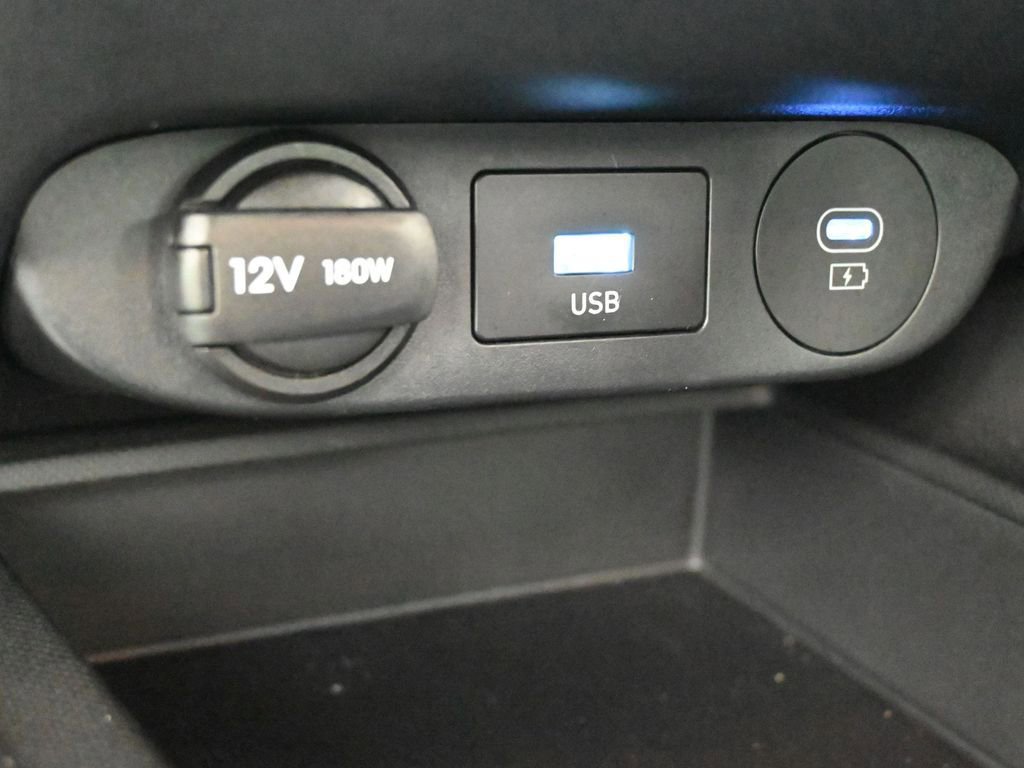 Used 2024 Hyundai Elantra SE FWD image 19