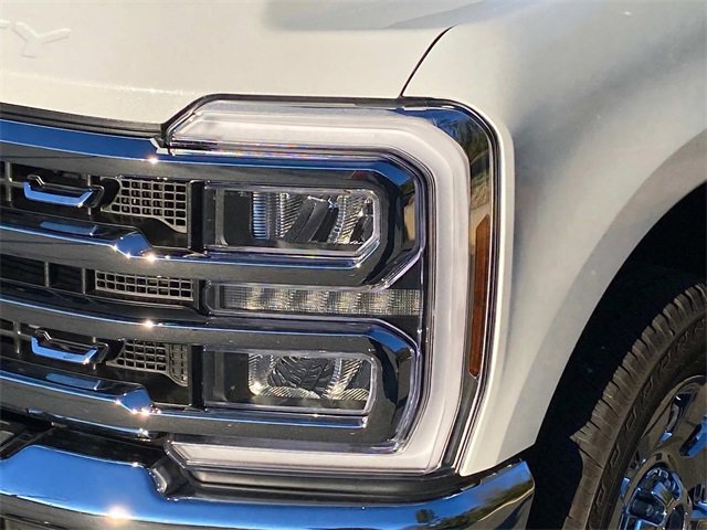 Used 2026 Ford F250 Lariat w/ Chrome Package image 5