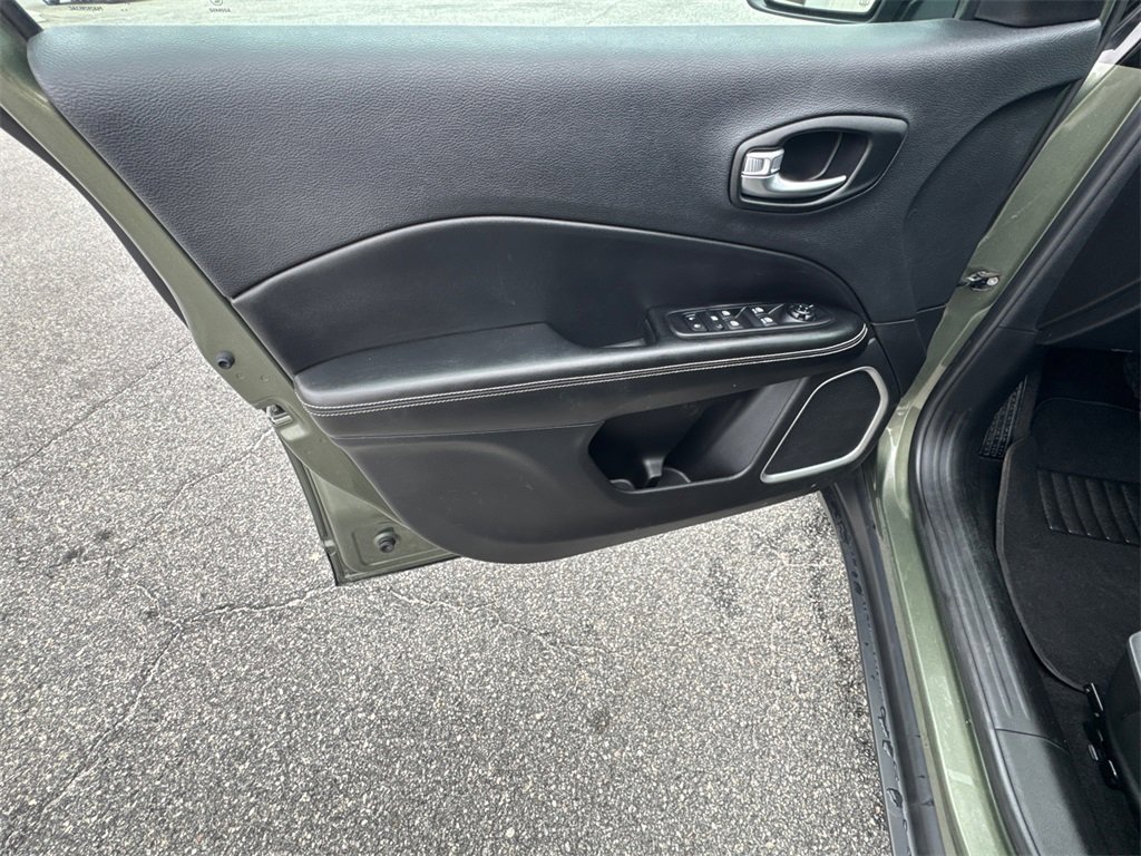 Used 2021 Jeep Compass Sport image 10