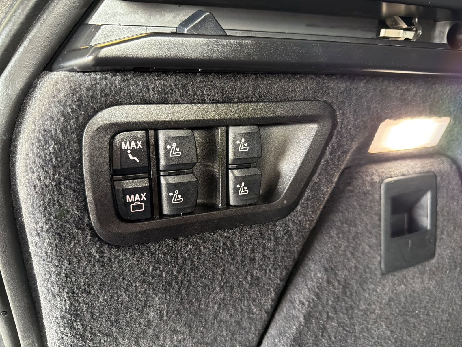 Used 2024 BMW X7 xDrive40i image 13