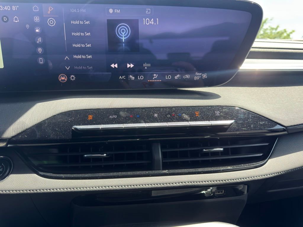 Used 2025 Buick Enclave Sport Touring FWD image 12