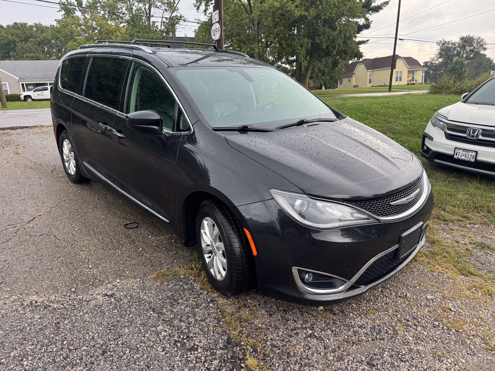 Used 2018 Chrysler Pacifica Touring-L FWD image 8