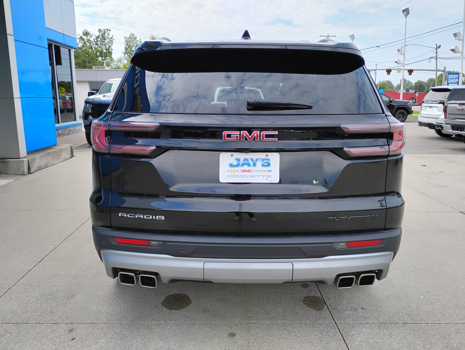 Used 2024 GMC Acadia Elevation FWD image 8