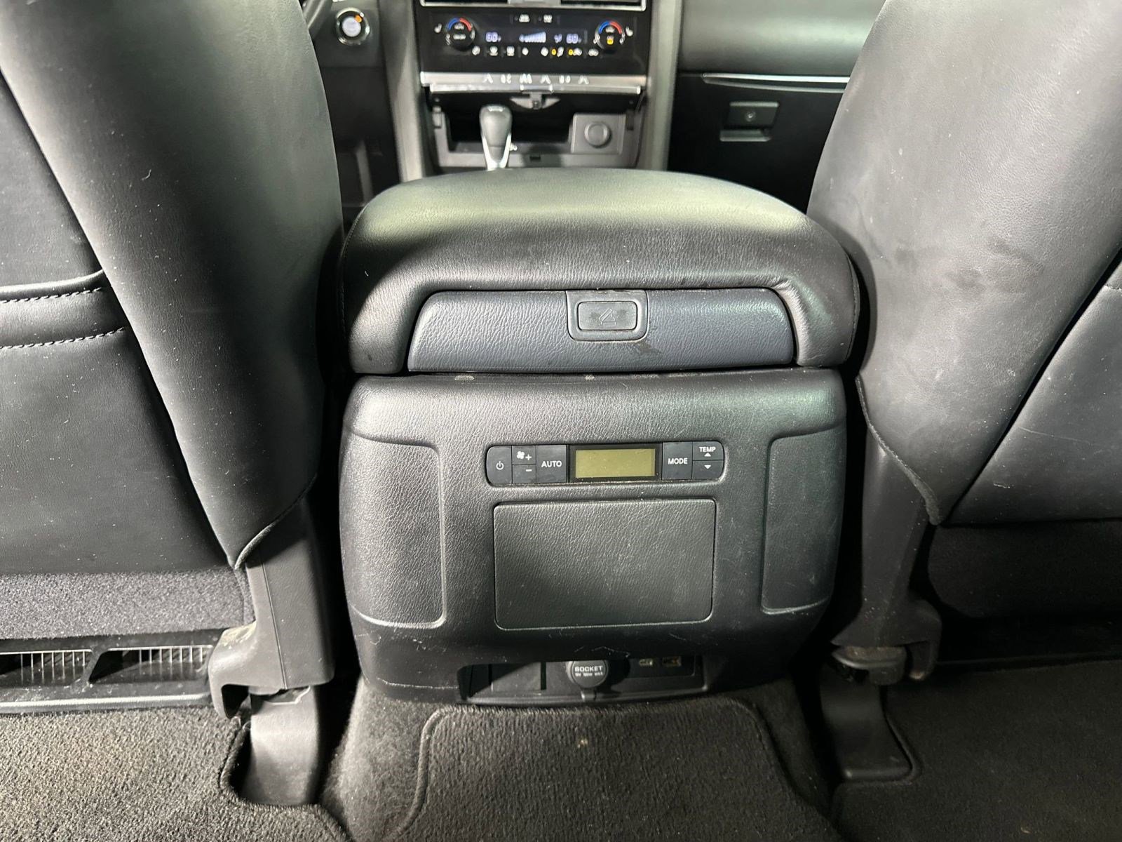 Used 2021 Nissan Armada SV image 39