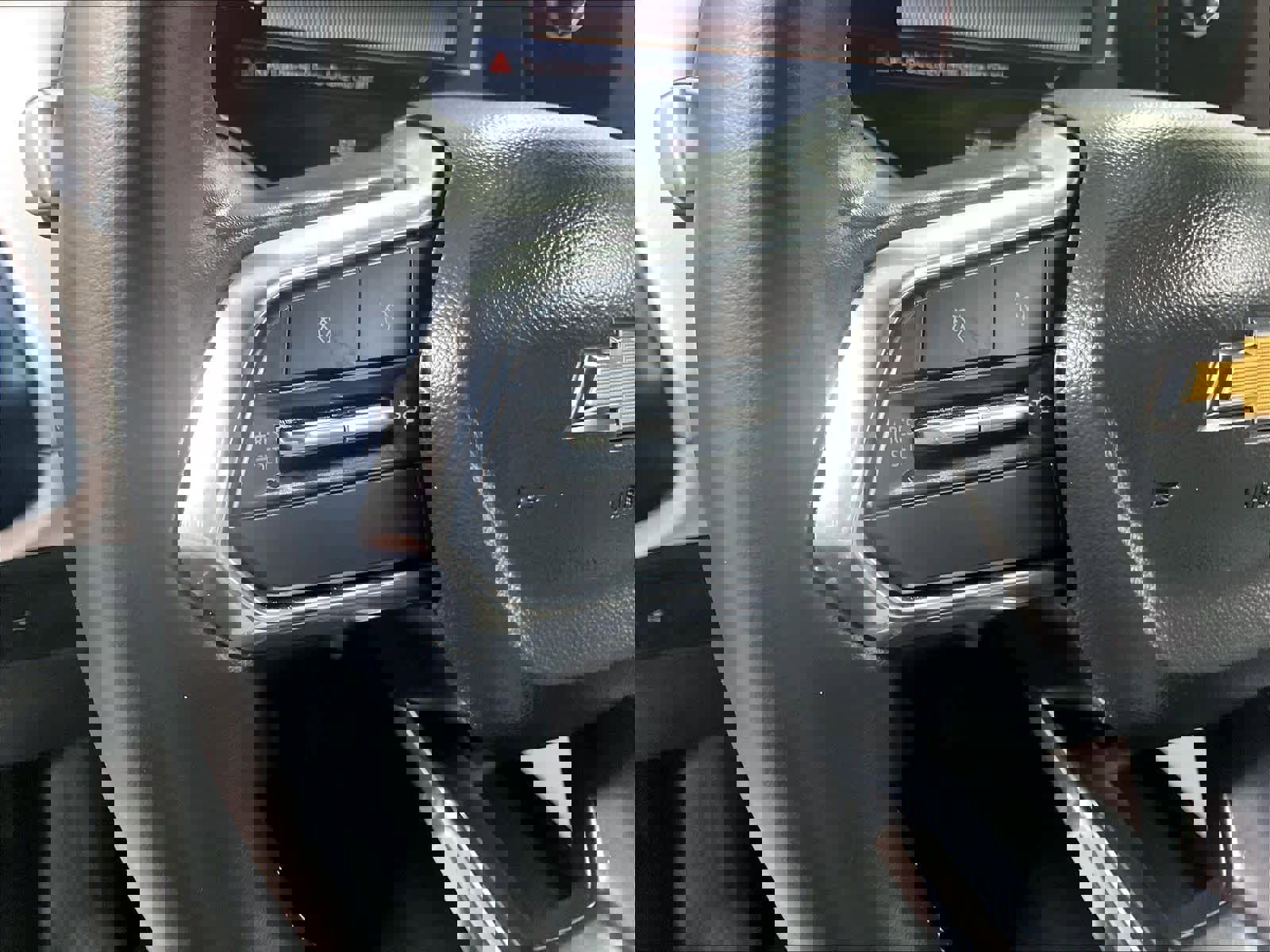 Used 2025 Chevrolet Equinox EV LT image 23