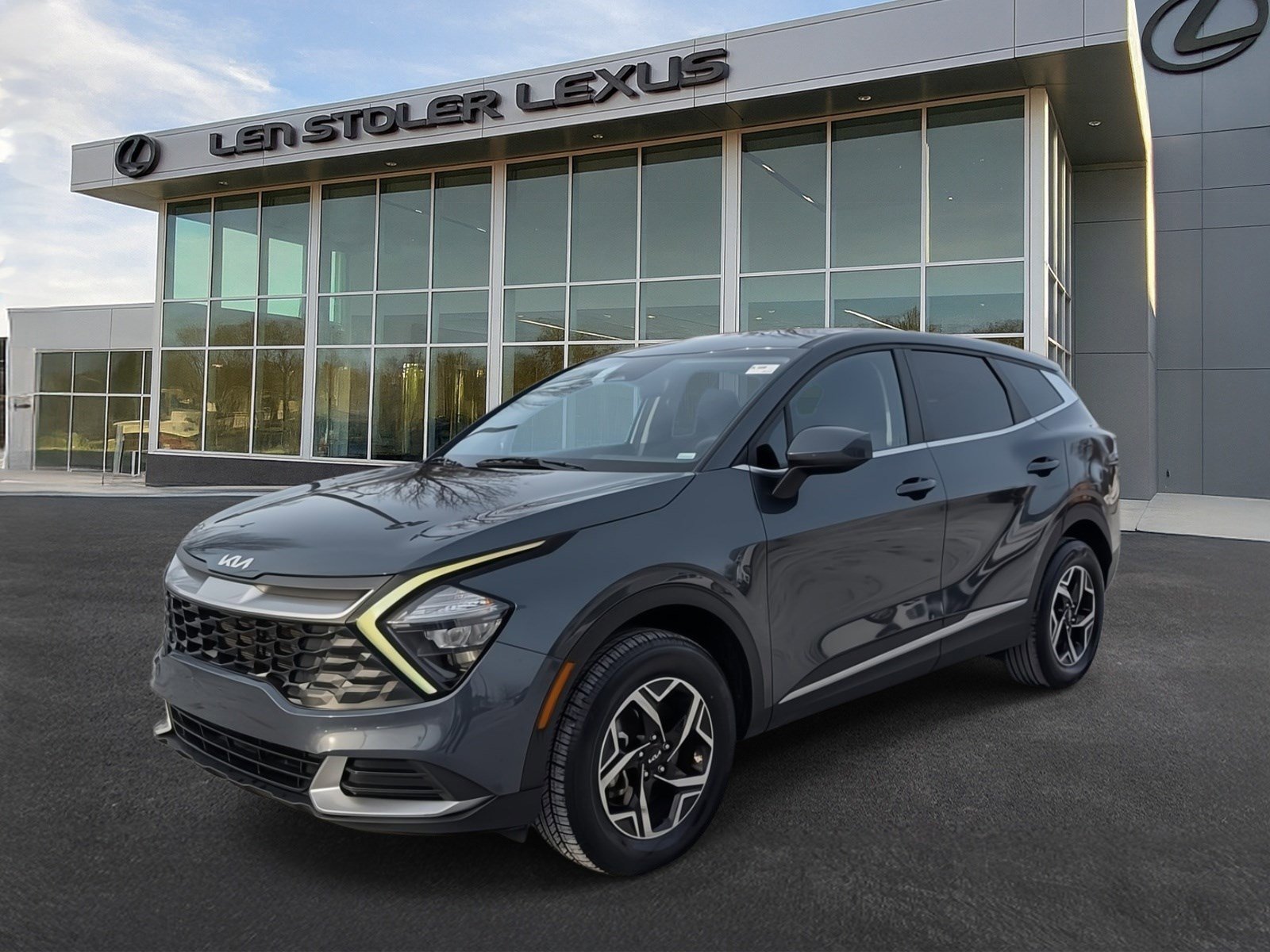 Used 2023 Kia Sportage LX image 7