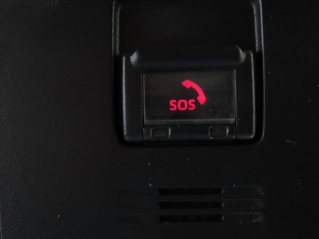 Used 2020 Toyota Camry SE image 25