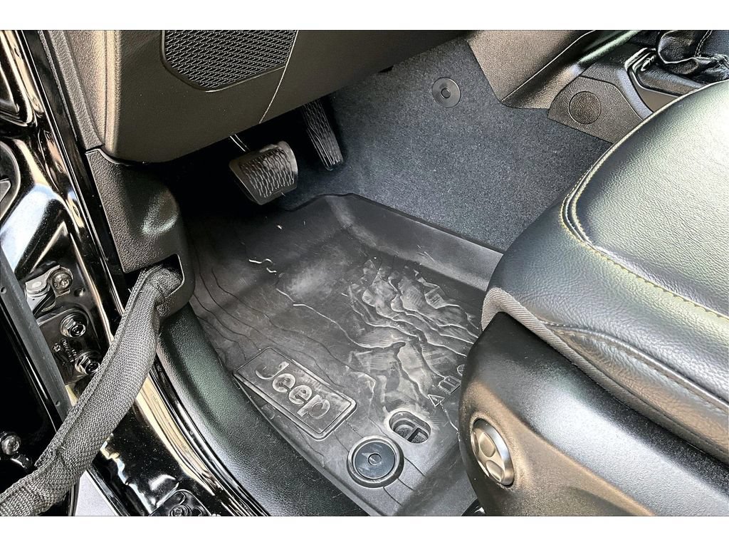 Certified 2024 Jeep Wrangler Unlimited Sahara AWD/4WD image 29