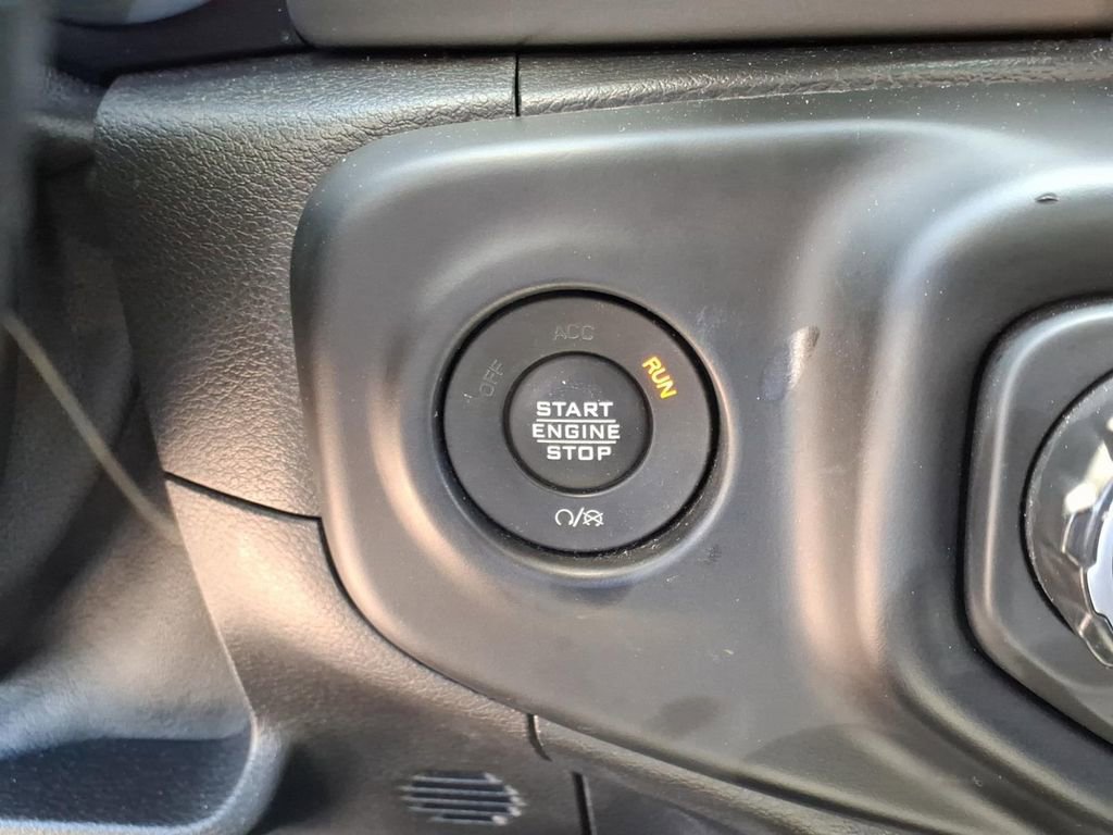 Used 2021 Jeep Gladiator Sport image 10