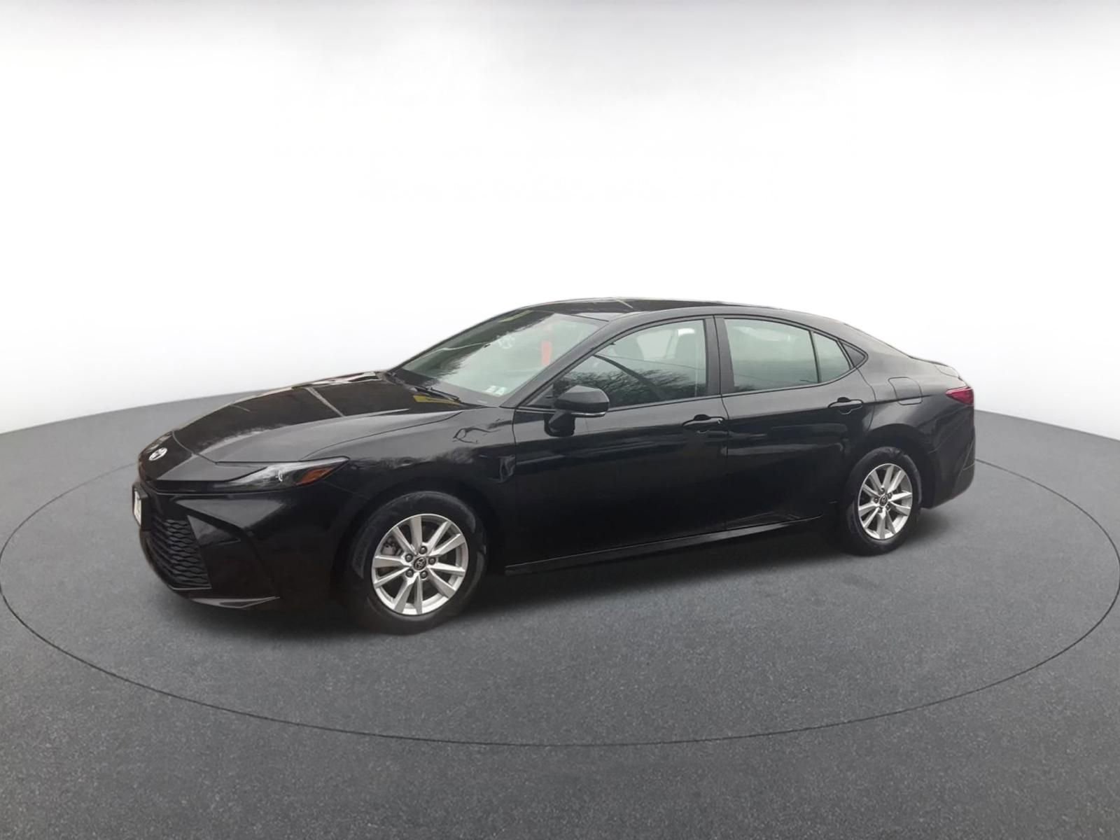Used 2025 Toyota Camry LE FWD image 8