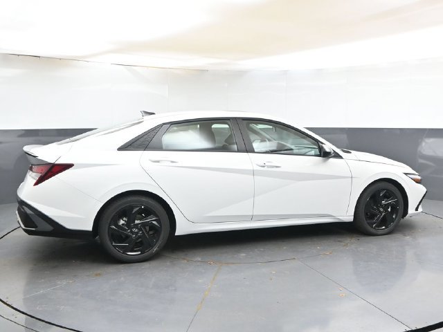 New 2026 Hyundai Elantra SEL Sport FWD image 6