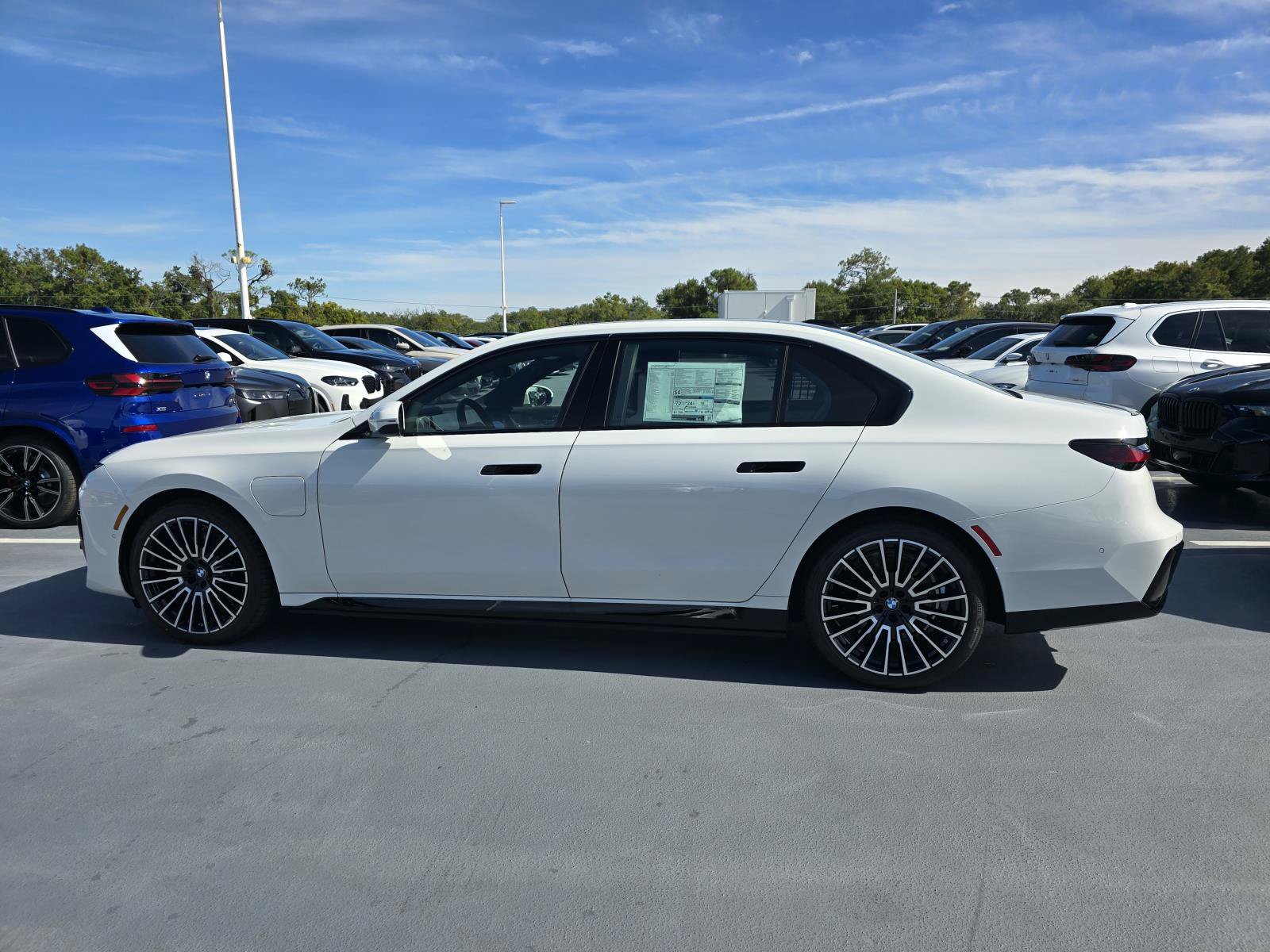 New 2026 BMW 750e xDrive AWD/4WD image 7