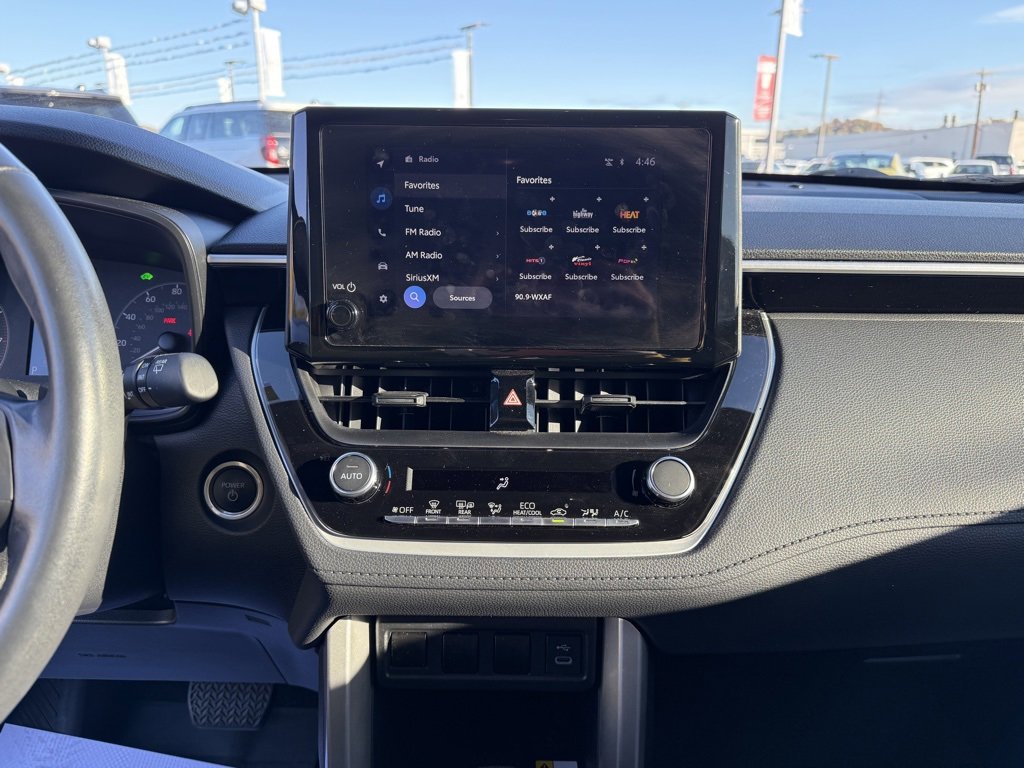 Used 2023 Toyota Corolla Cross SE image 21