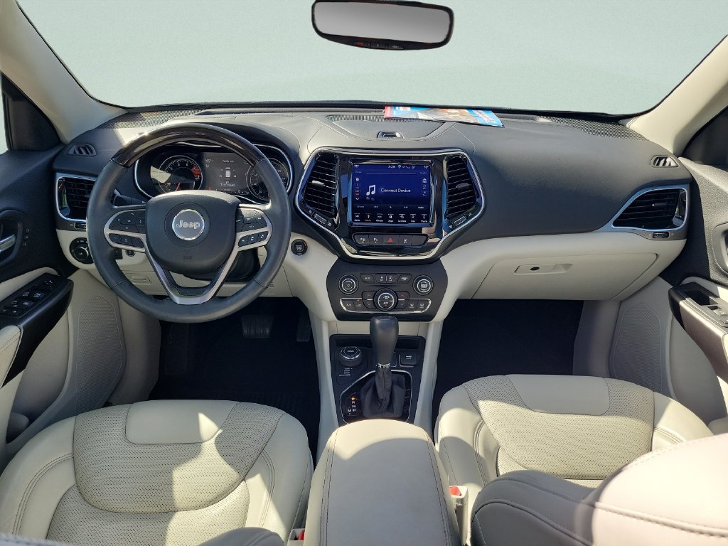 Used 2019 Jeep Cherokee Overland w/ Technology Group AWD/4WD image 16