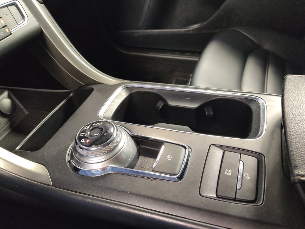 Used 2020 Ford Fusion SEL FWD image 26
