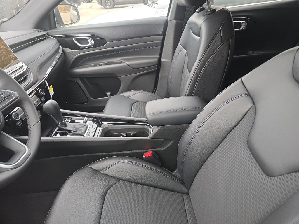 New 2026 Jeep Compass Latitude w/ Quick Order Package 29K image 11