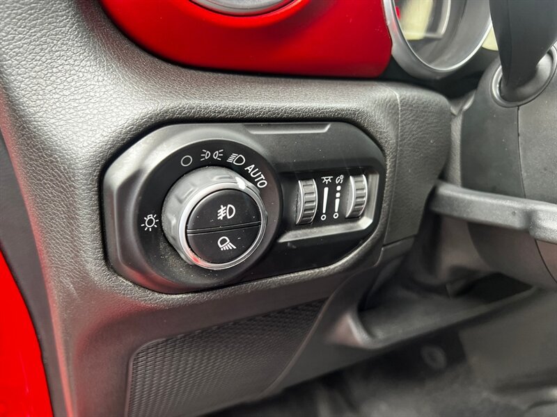 Used 2020 Jeep Gladiator Rubicon AWD/4WD image 28