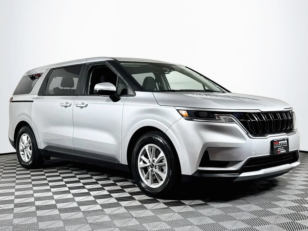 Used 2023 Kia Carnival LX w/ Paint Protection Package FWD image 1