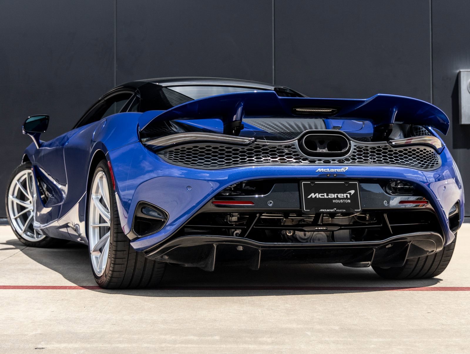 Used 2024 McLaren 750S Spider image 7