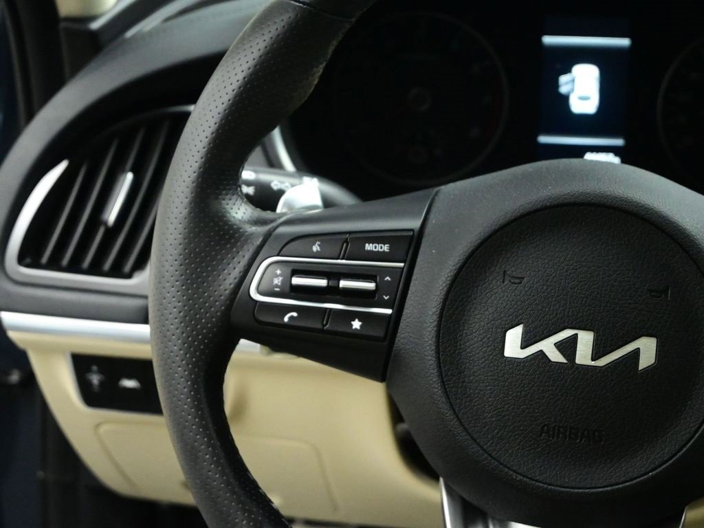 Certified 2022 Kia Stinger GT1 image 4