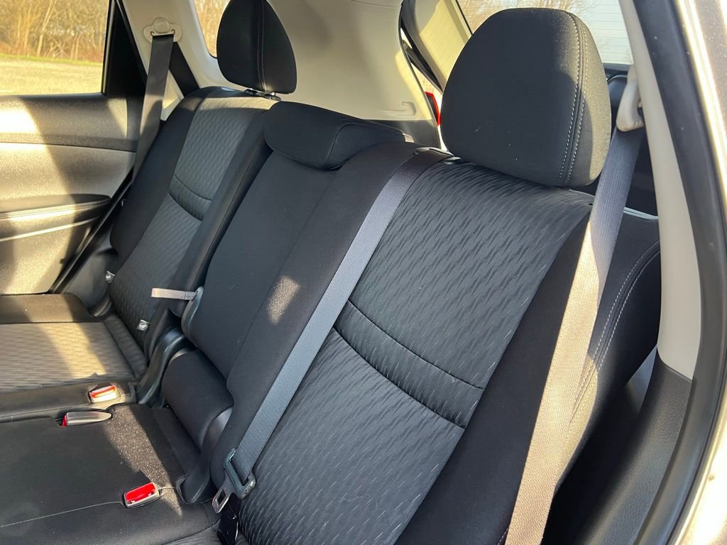 Used 2019 Nissan Rogue SV w/ Premium Package image 17