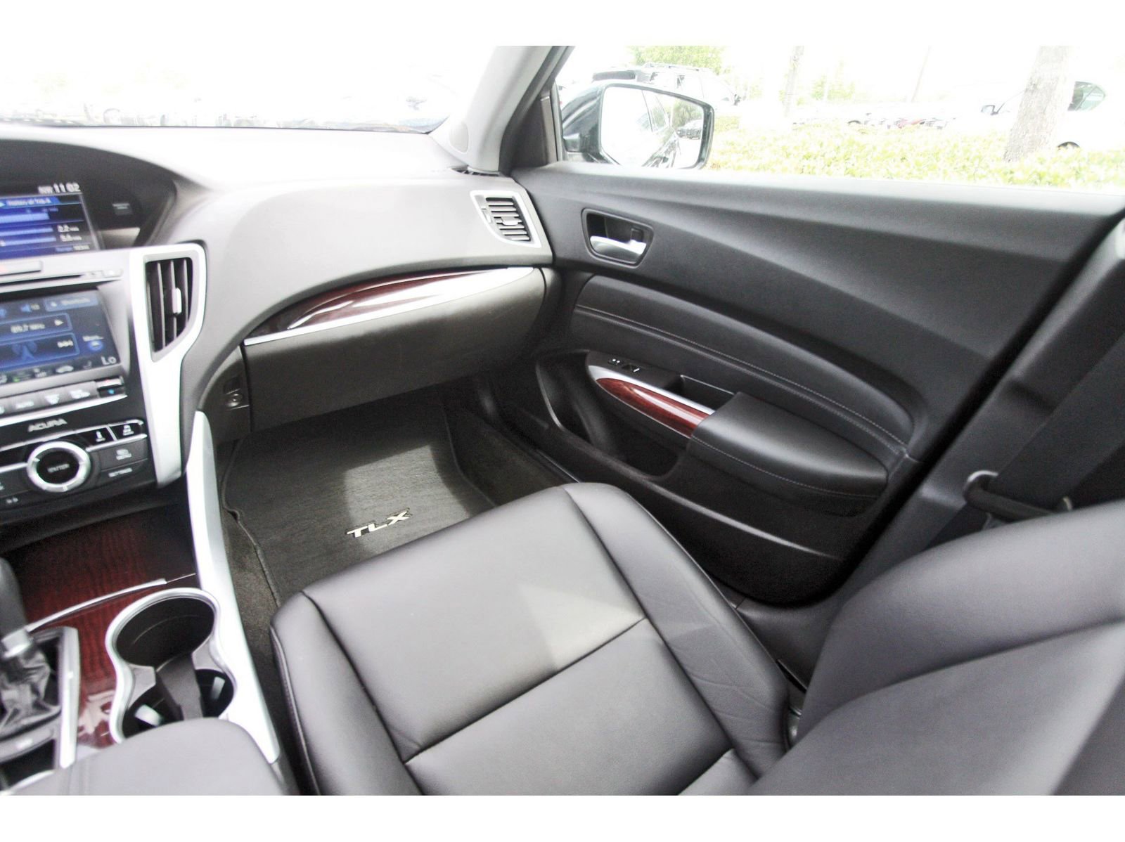 Used 2017 Acura TLX image 10