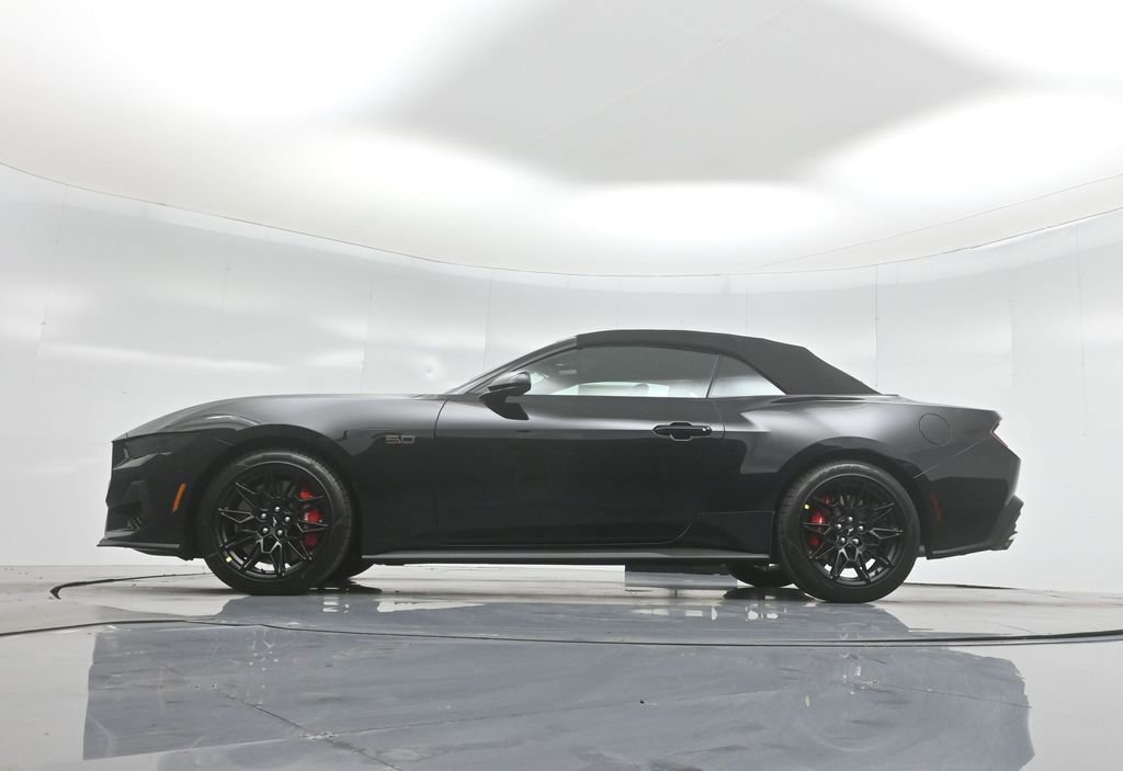 Used 2025 Ford Mustang GT Premium w/ GT Performance Package image 8