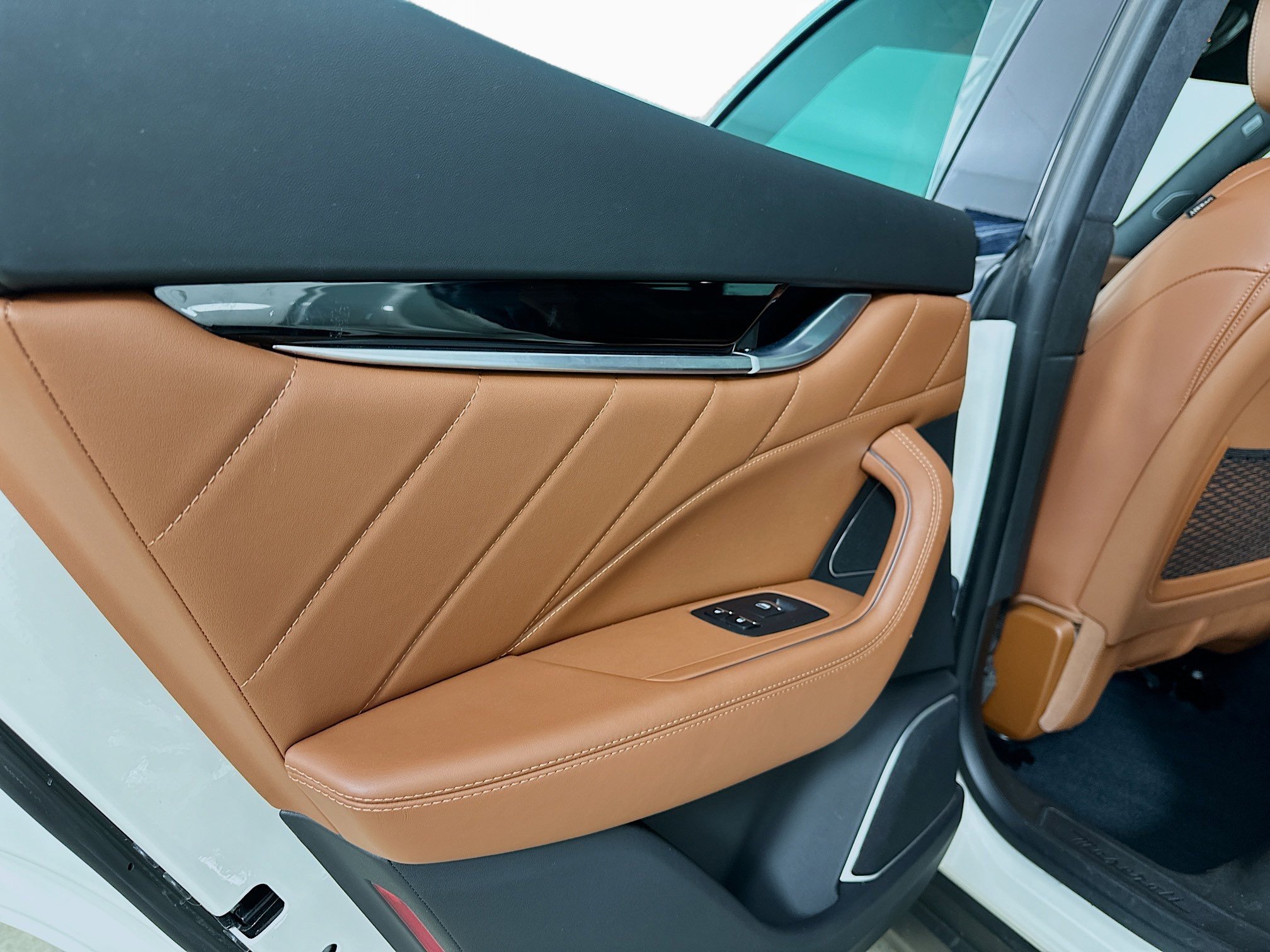 Used 2022 Maserati Levante GT image 32