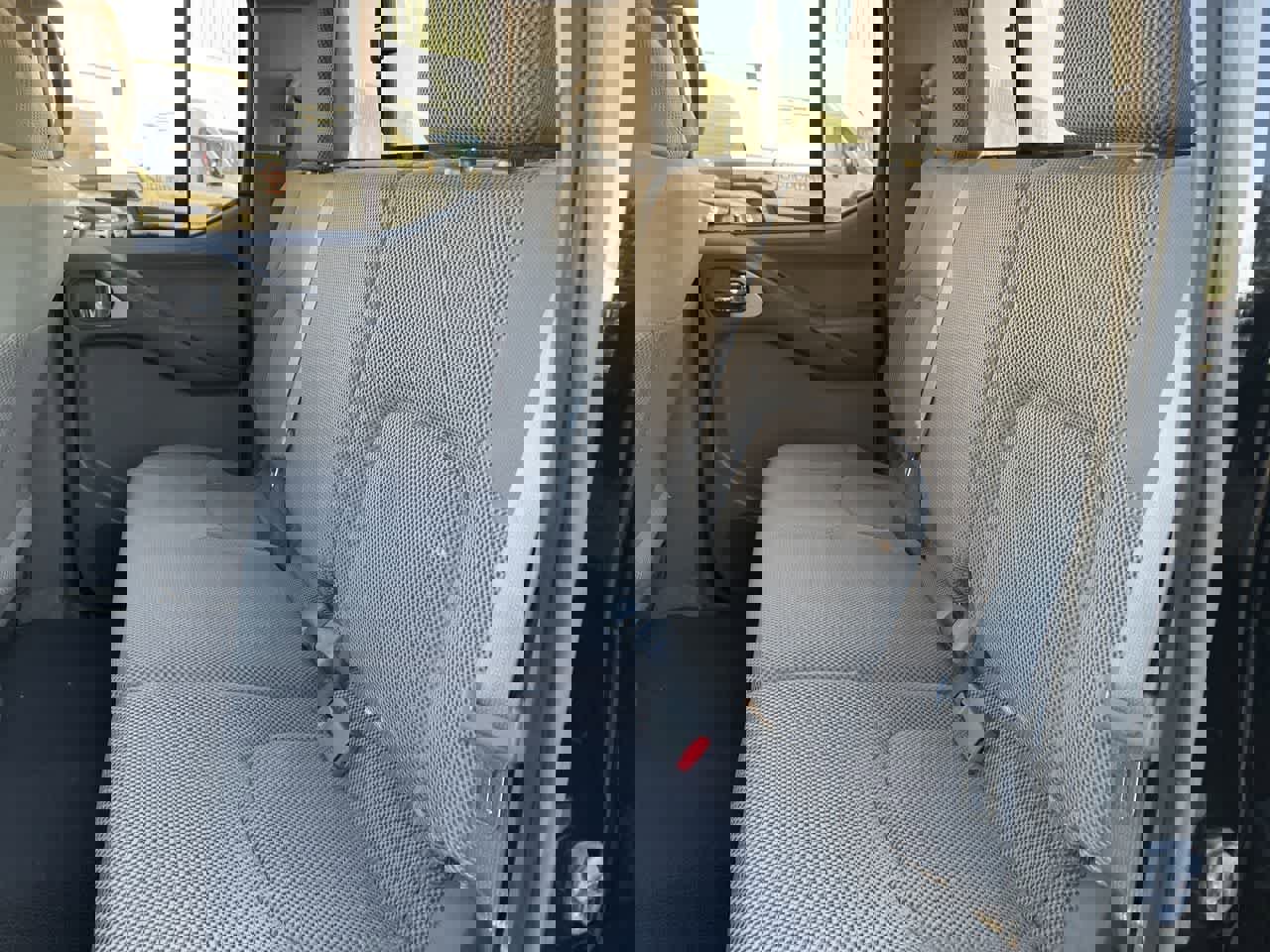 Used 2015 Nissan Frontier SV w/ SV Value Truck Package image 18