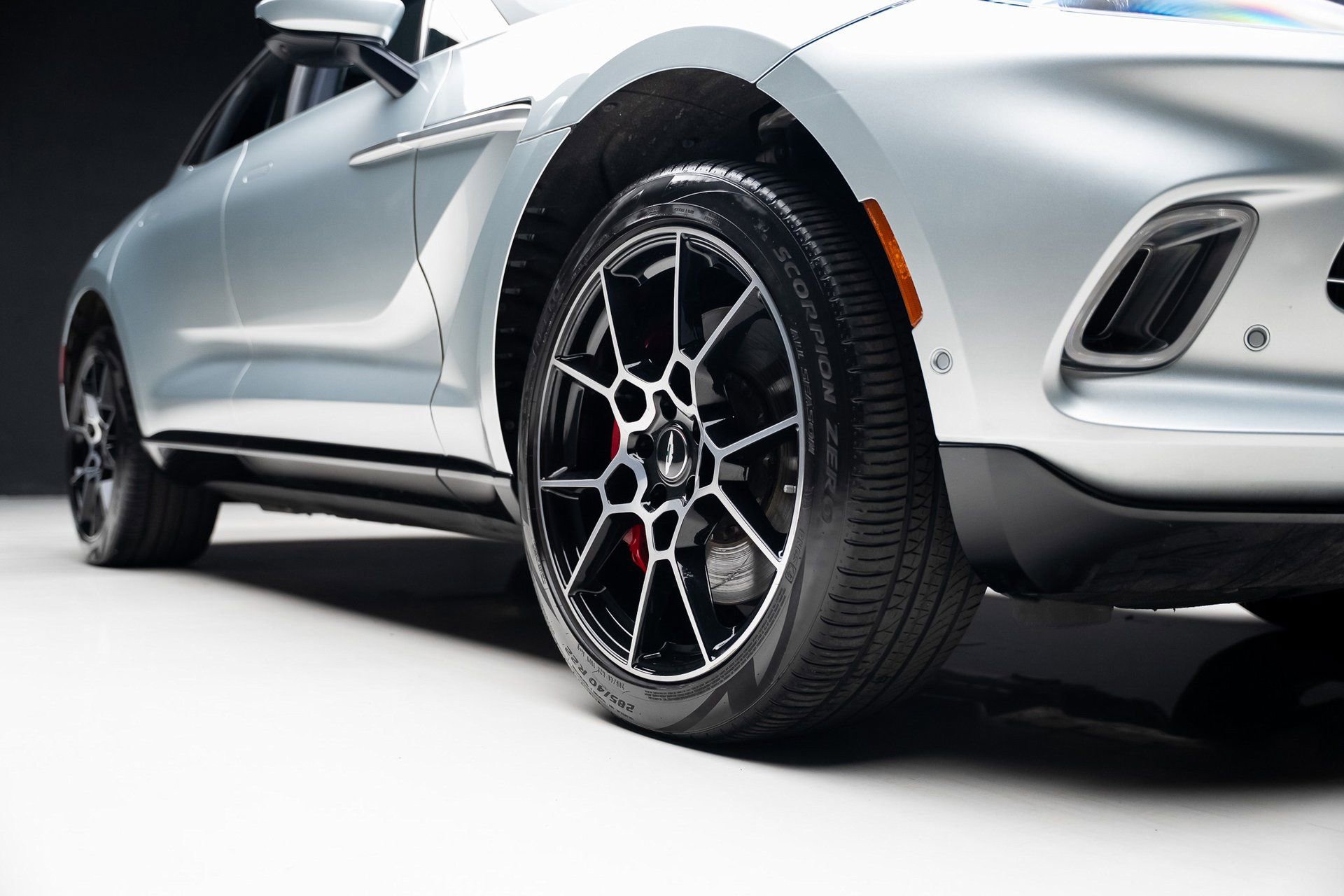 Used 2022 Aston Martin DBX image 81
