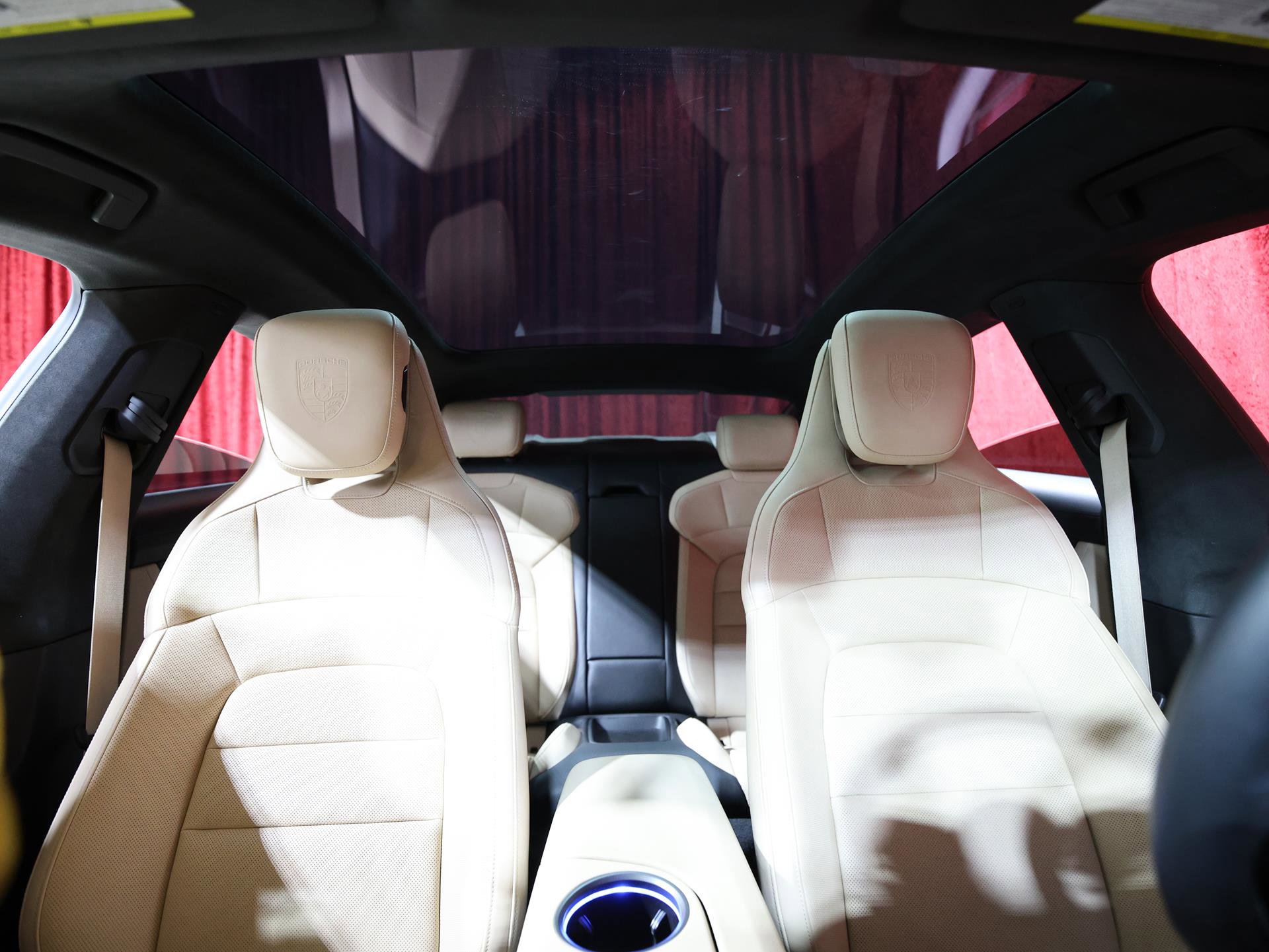 Used 2023 Porsche Taycan GTS image 33