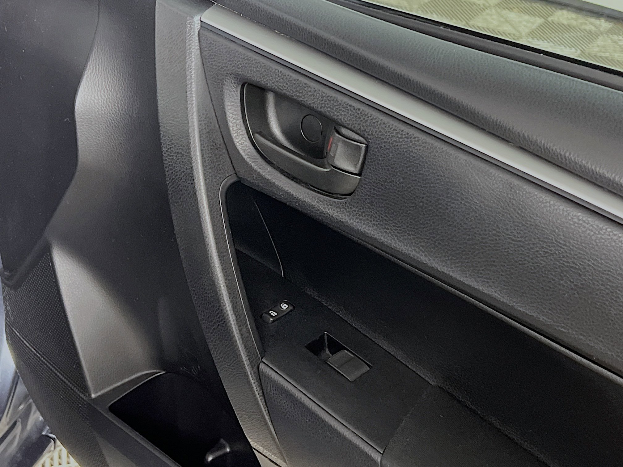 Used 2016 Toyota Corolla L image 31