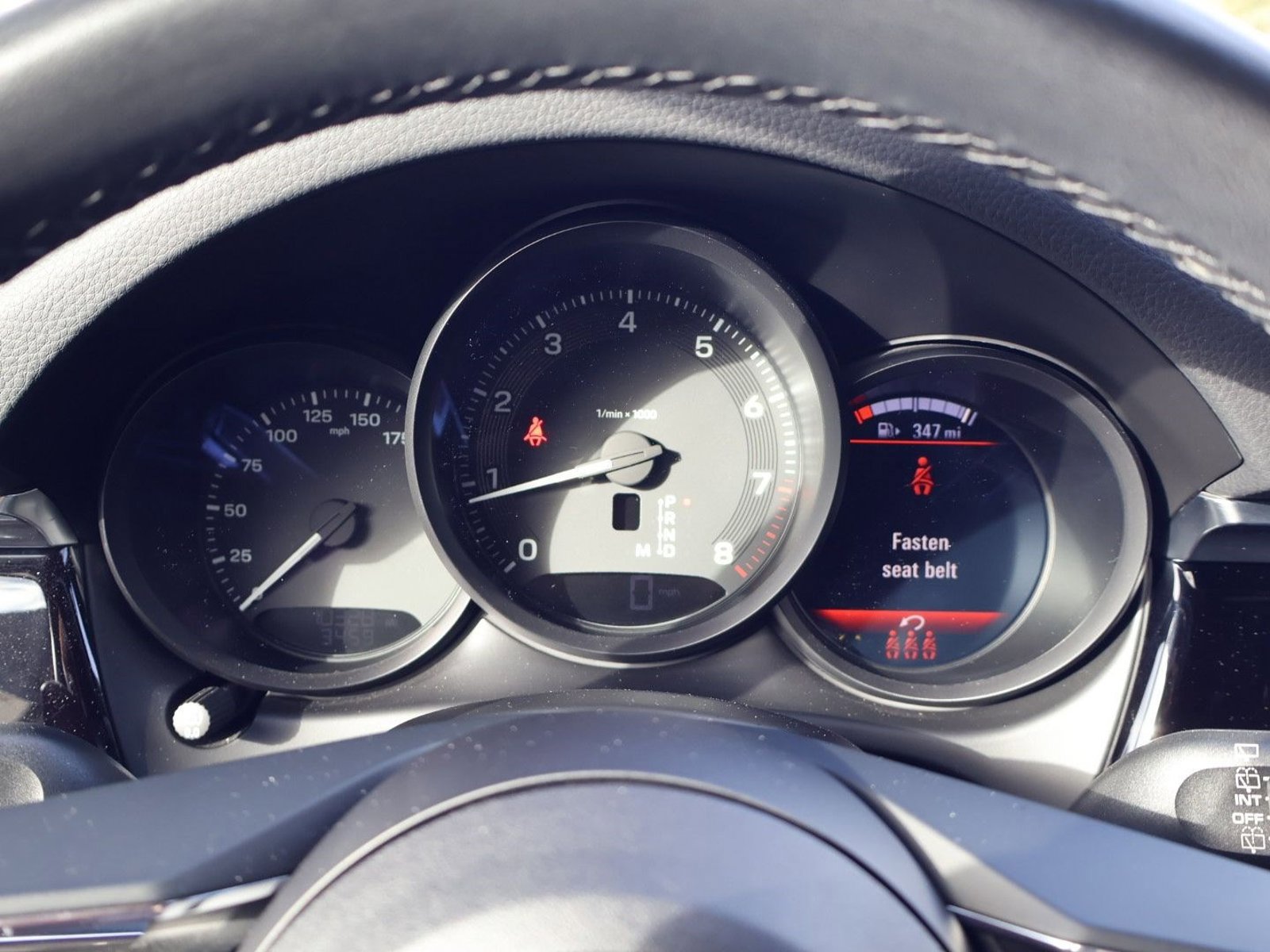 Certified 2024 Porsche Macan image 16