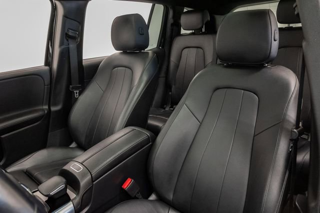 Used 2023 Mercedes-Benz GLB 250 4MATIC w/ Premium Package image 9